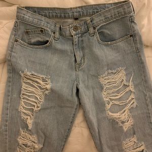 CARMAR RIPPED JEAN